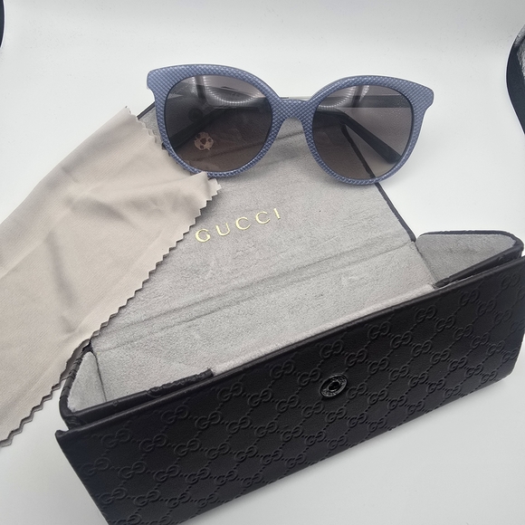 Gucci Accessories - Gucci Beautiful Blue & Silver GG Women's Sunnies (NWOT)(CASE)🩶💙